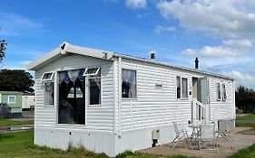 Flosh Caravan, Manor House Park